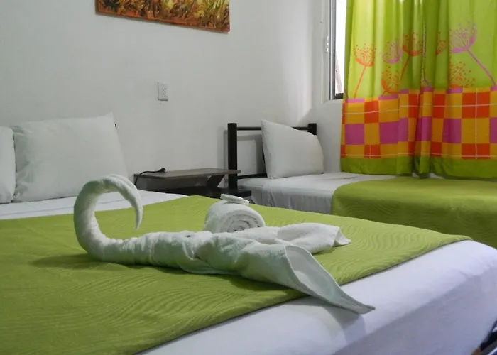 Emotion Avenida & Albergue Tulum